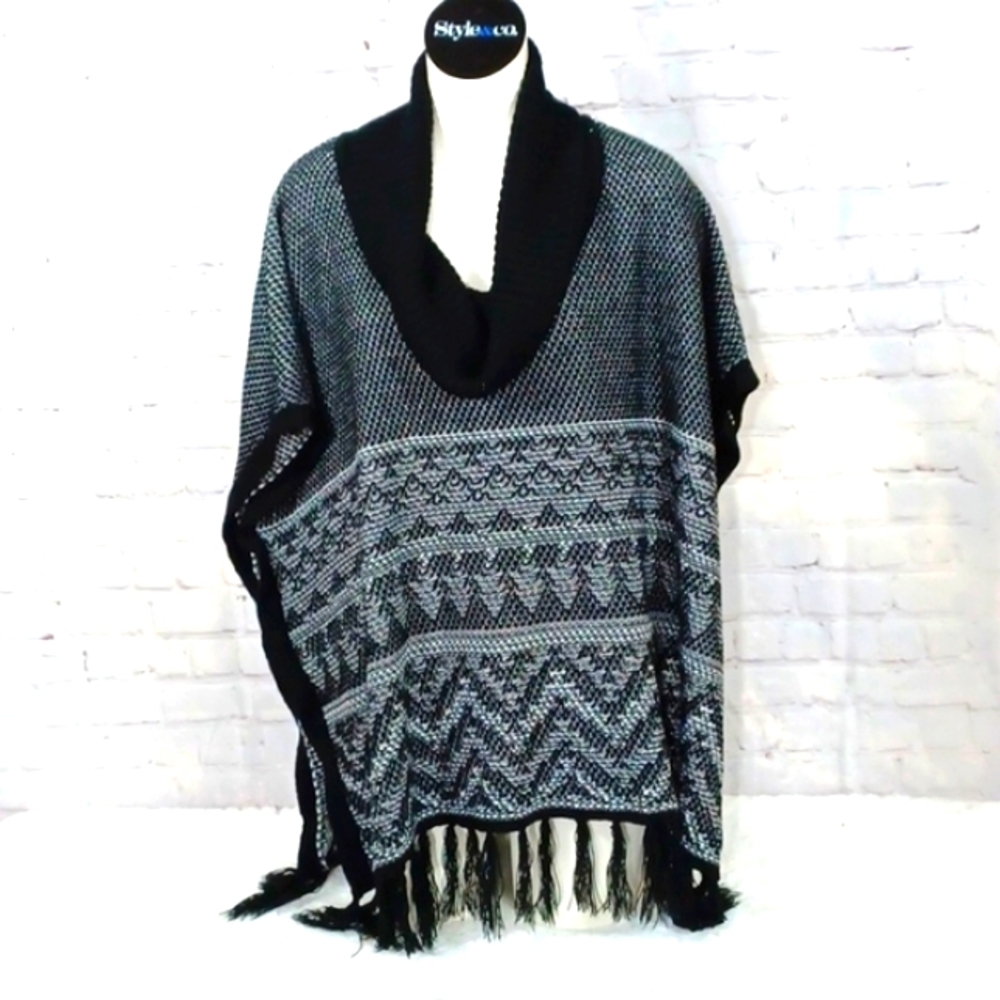 Faded‎ Glory Womans Black & Gray  Fringed Poncho Warm Jacket 2XL  =20